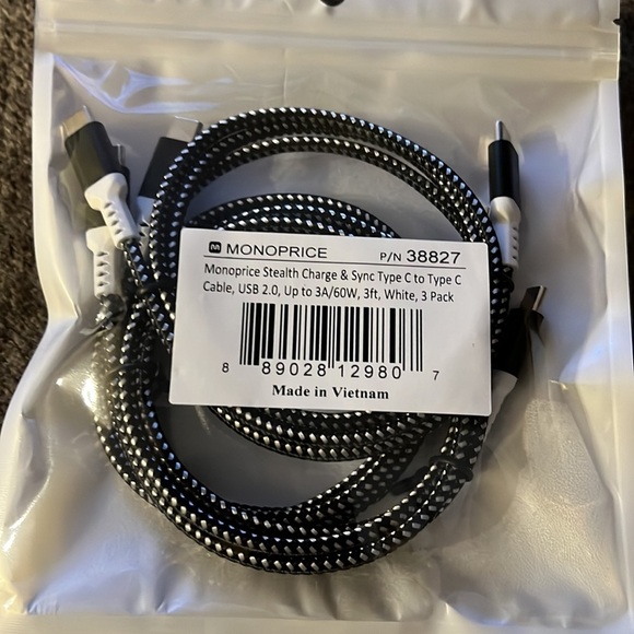 Monoprice Stealth Charge and Sync USB‎ 2.0 Type-C to Type-C Cable - 3 Feet - - Picture 2 of 2